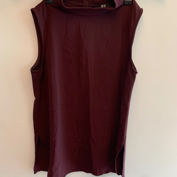 Uniqlo Tops - Uniqlo Maroon blouse